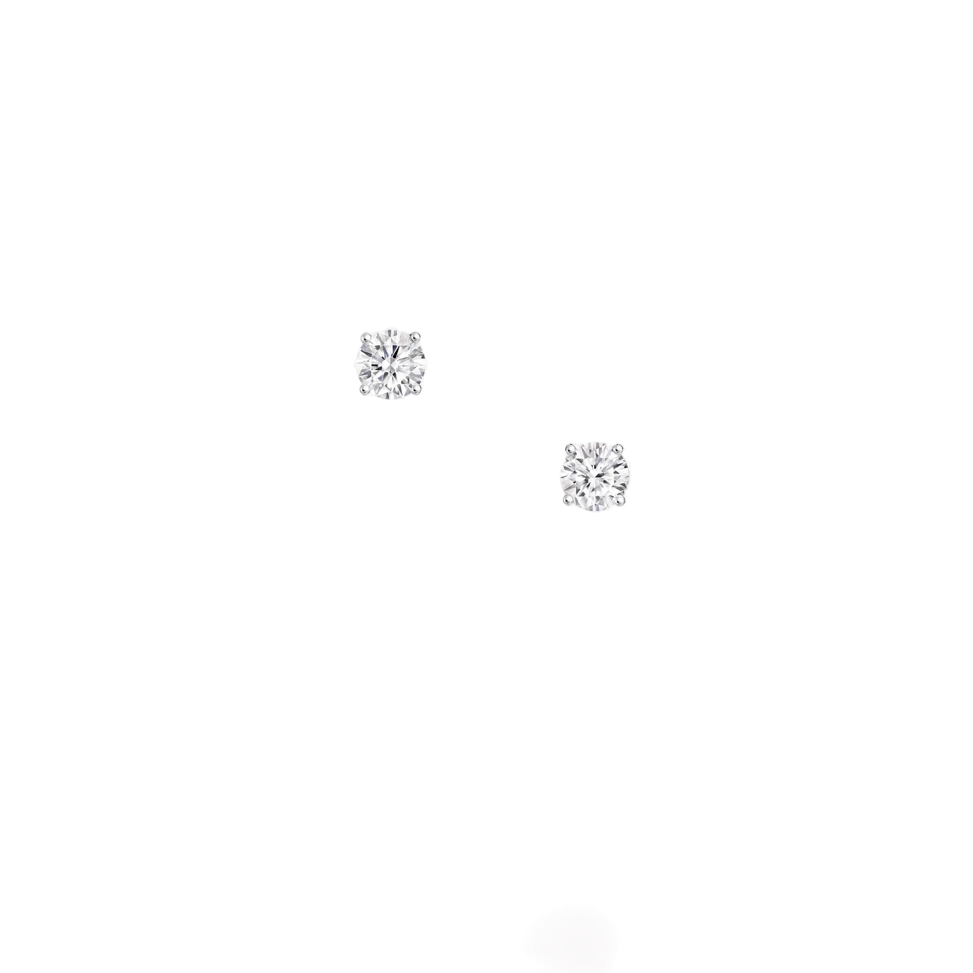 Round Diamond Stud Earrings Classic